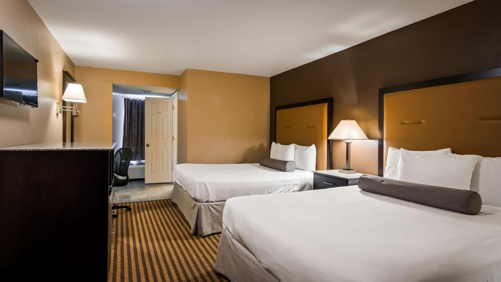 Travelodge By Wyndham เบลล์มาร์ ภายนอก รูปภาพ