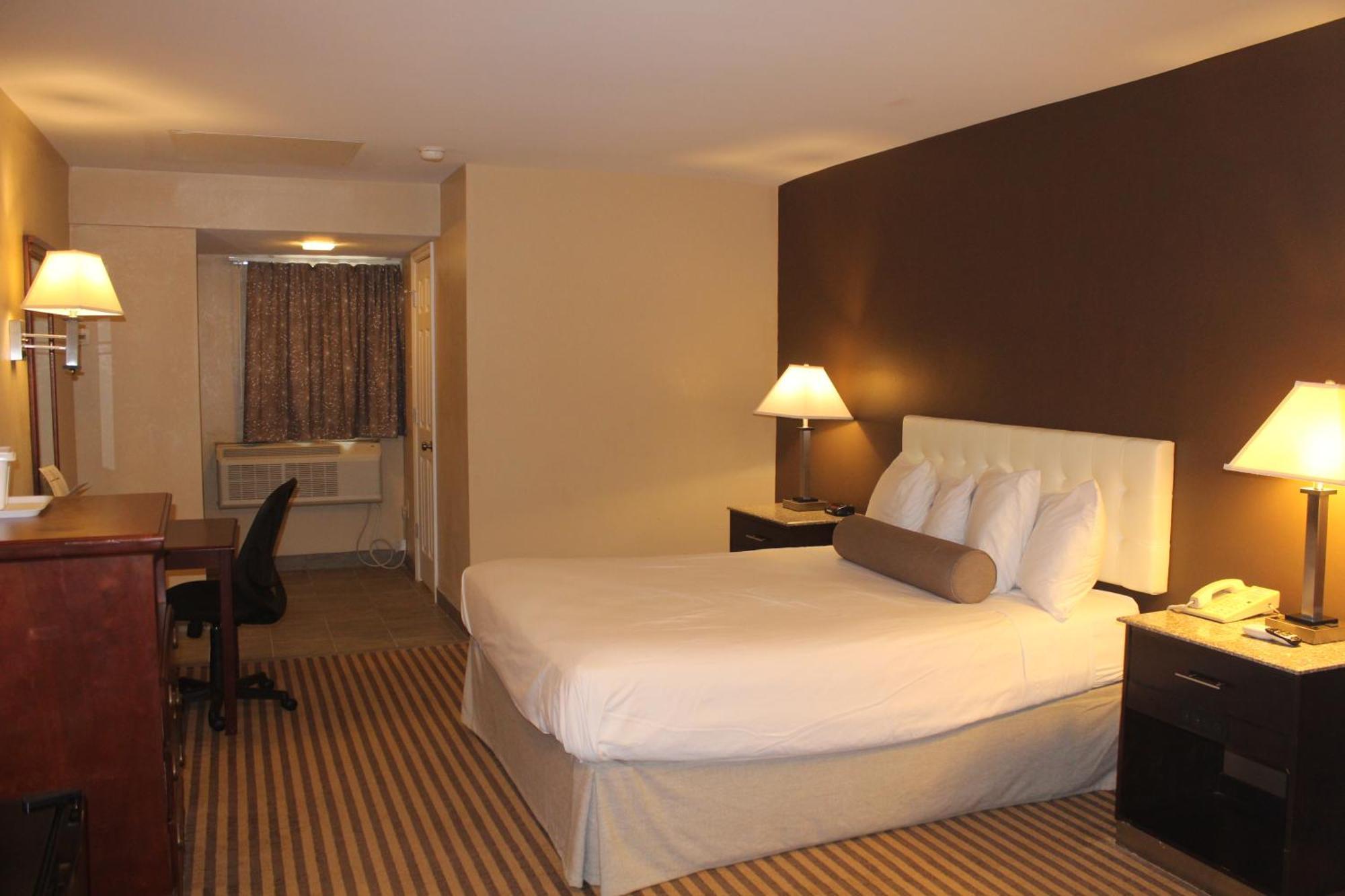 Travelodge By Wyndham เบลล์มาร์ ภายนอก รูปภาพ